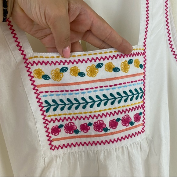 BCBG Size Small White & Pink Embroidered Sleeveless Cotton Slip-on Mini Dress - Picture 4 of 6